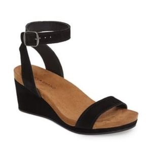 Lucky Brand Black and Tan Ankle Strap Sandals